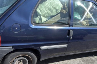 Repetiteur clignotant avant droit  (Feux) PEUGEOT 106