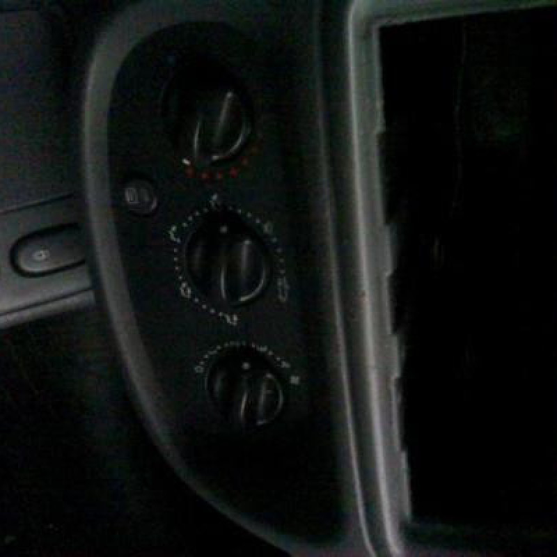 Aile avant droit RENAULT CLIO 2 Photo n°9