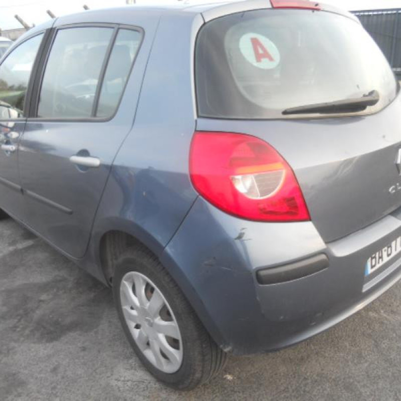 Capot RENAULT CLIO 3 Photo n°7