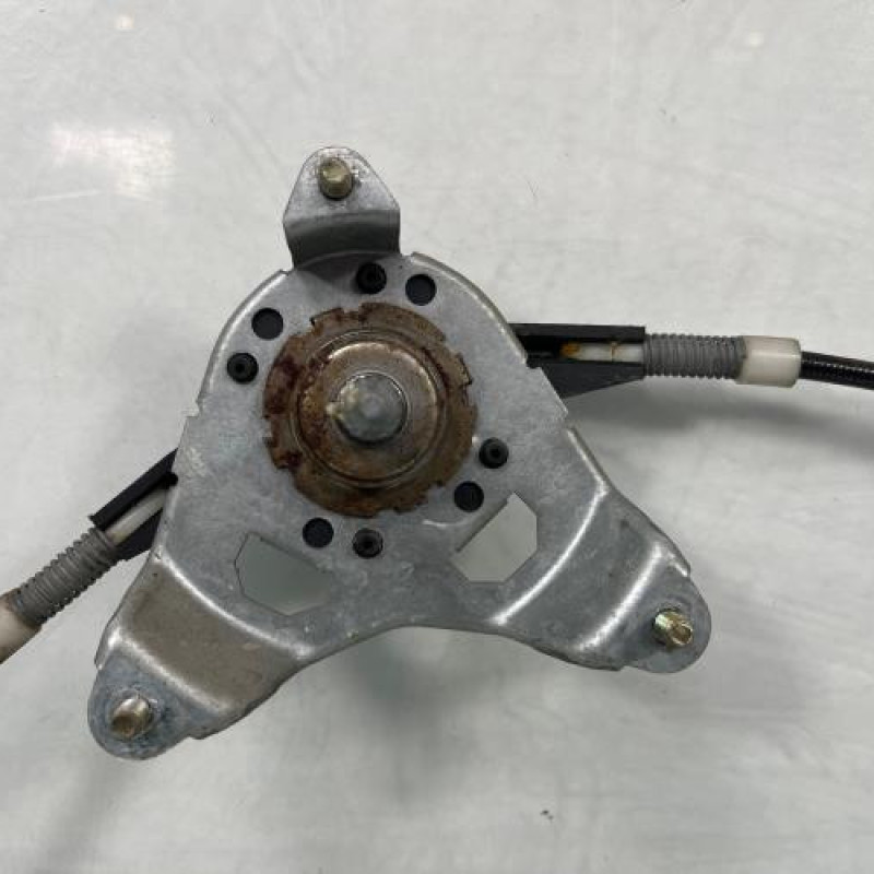 Leve vitre mecanique avant droit PEUGEOT 405 Photo n°3