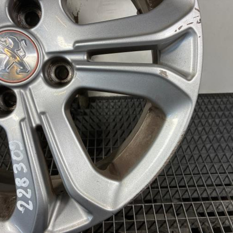 Jante PEUGEOT 208 1 Photo n°4