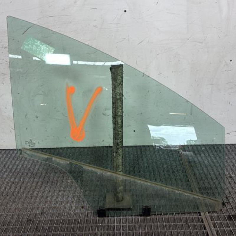 Vitre avant droit PEUGEOT 3008 1 Photo n°1