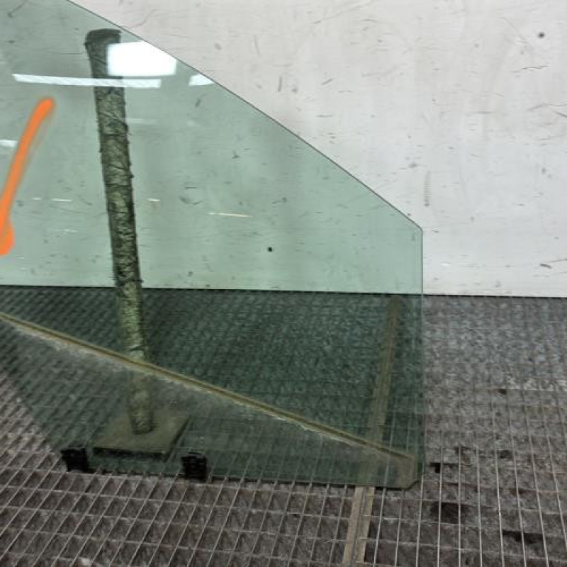 Vitre avant droit PEUGEOT 3008 1 Photo n°2