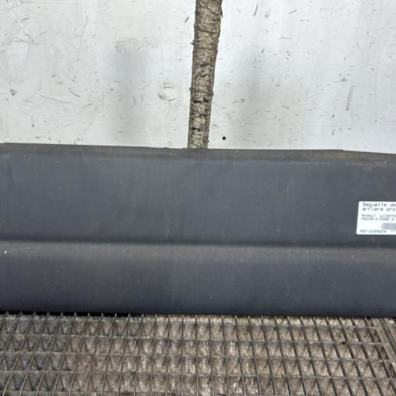 Baguette de porte arriere droite RENAULT MASTER 2 Photo n°1