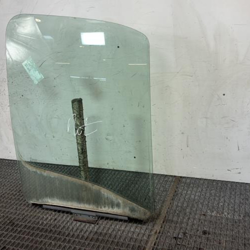 Vitre avant droit RENAULT MASTER 2 Photo n°2