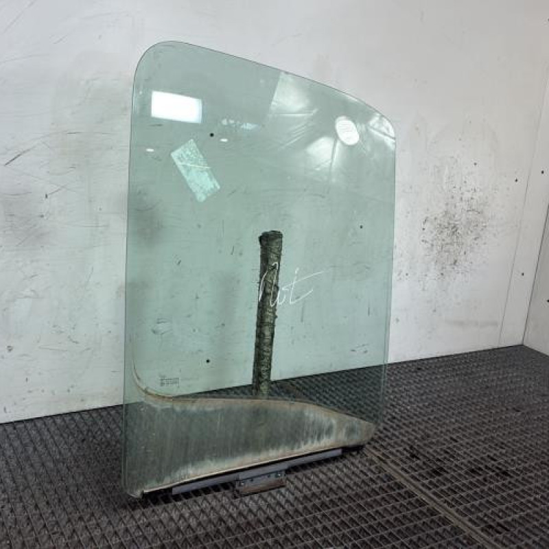 Vitre avant droit RENAULT MASTER 2 Photo n°3