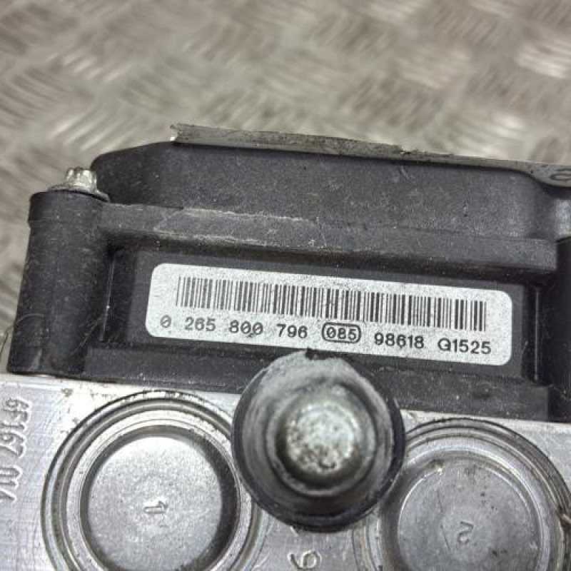 Bloc ABS (freins anti-blocage) OPEL CORSA D Photo n°3