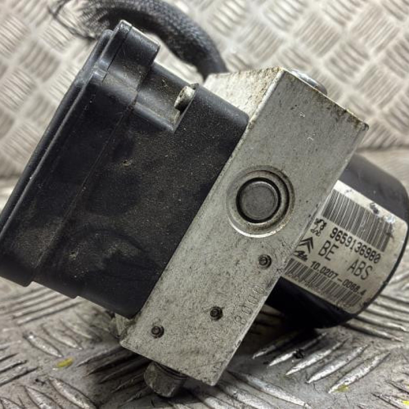 Bloc ABS (freins anti-blocage) PEUGEOT 206 Photo n°3