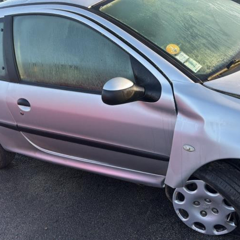 Bloc ABS (freins anti-blocage) PEUGEOT 206 Photo n°8