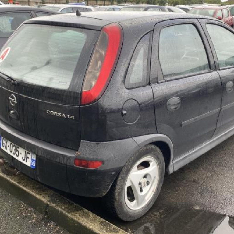 Vitre avant gauche OPEL CORSA C Photo n°4