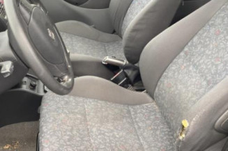 Vitre avant gauche OPEL CORSA C