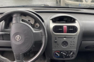 Vitre avant gauche OPEL CORSA C