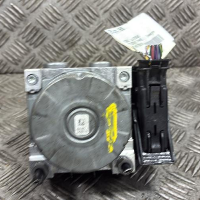 Bloc ABS (freins anti-blocage) FORD FIESTA 7 Photo n°4