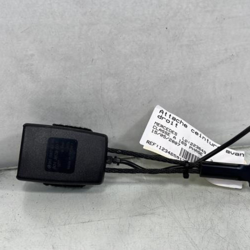 Attache ceinture avant droit MERCEDES CLASSE A 169 Photo n°4