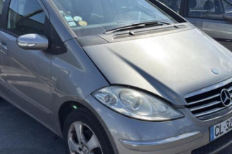 Attache ceinture avant droit MERCEDES CLASSE A 169