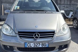 Attache ceinture avant droit MERCEDES CLASSE A 169