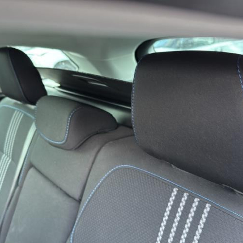 Attache ceinture avant gauche RENAULT MEGANE 4 Photo n°20