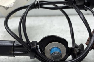 Attache ceinture avant droit FORD FIESTA 7