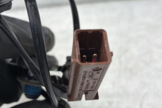 Attache ceinture avant droit FORD FIESTA 7