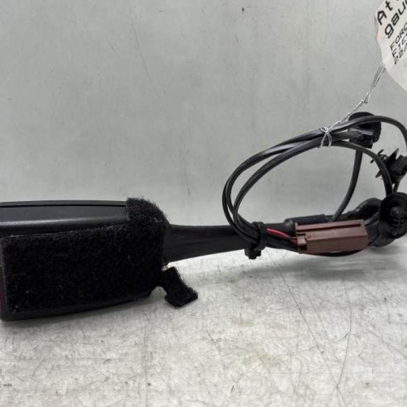 Attache ceinture avant gauche FORD FIESTA 7 Photo n°1