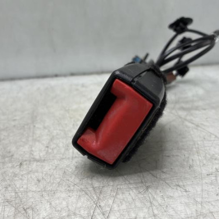 Attache ceinture avant gauche FORD FIESTA 7