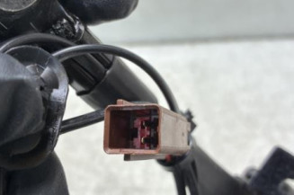 Attache ceinture avant gauche FORD FIESTA 7