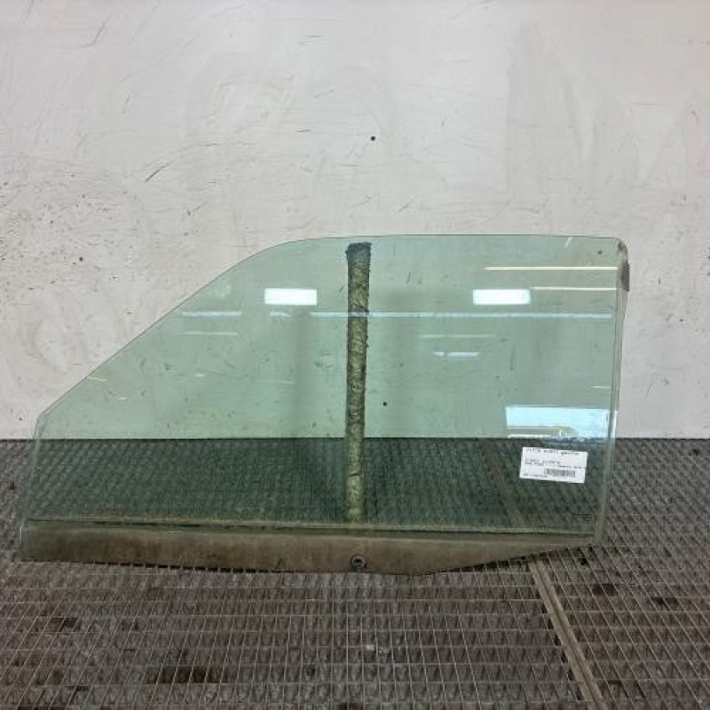 Vitre avant gauche CITROEN SAXO Photo n°1