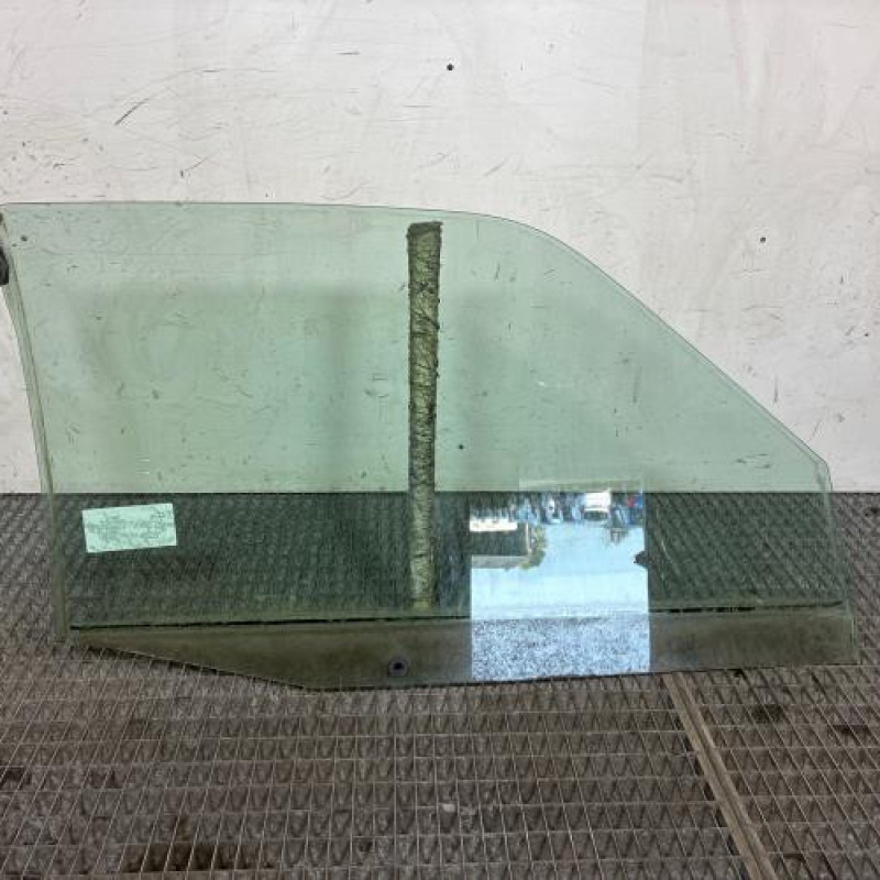 Vitre avant gauche CITROEN SAXO Photo n°2