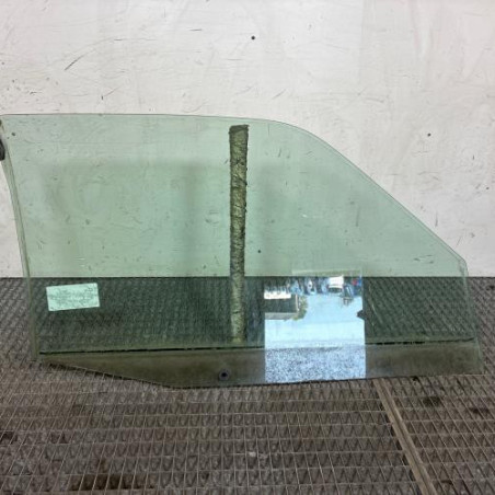 Vitre avant gauche CITROEN SAXO