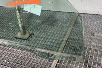 Vitre avant droit PEUGEOT PARTNER 1