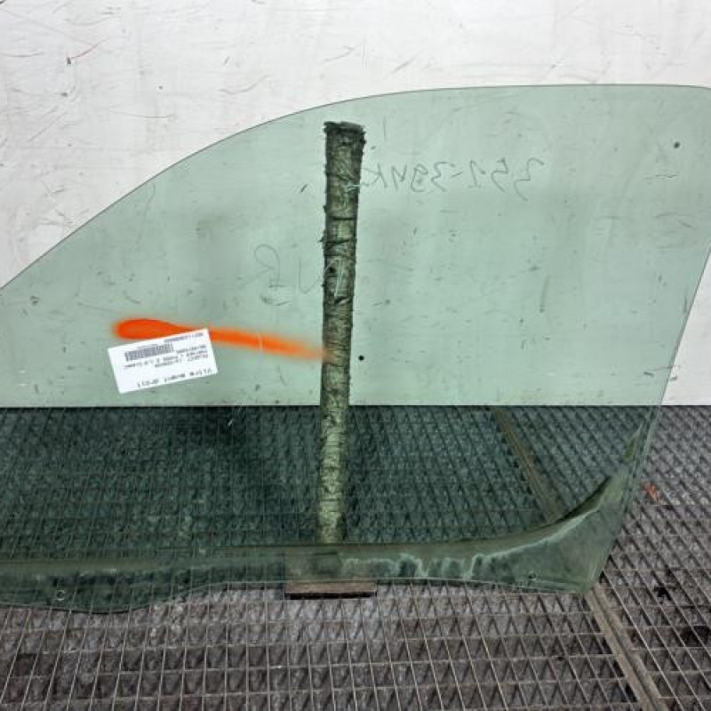 Vitre avant droit PEUGEOT PARTNER 1 Photo n°4