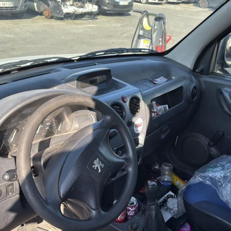 Vitre avant droit PEUGEOT PARTNER 1 Photo n°15