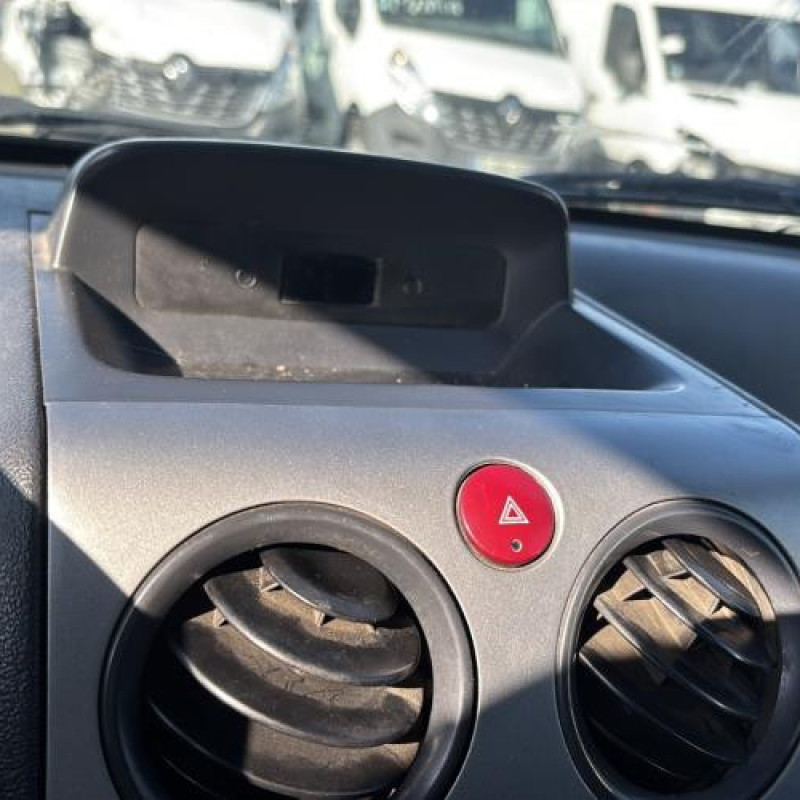 Vitre avant droit PEUGEOT PARTNER 1 Photo n°20