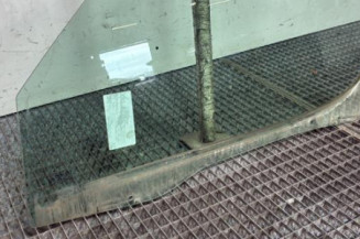 Vitre avant gauche PEUGEOT PARTNER 1