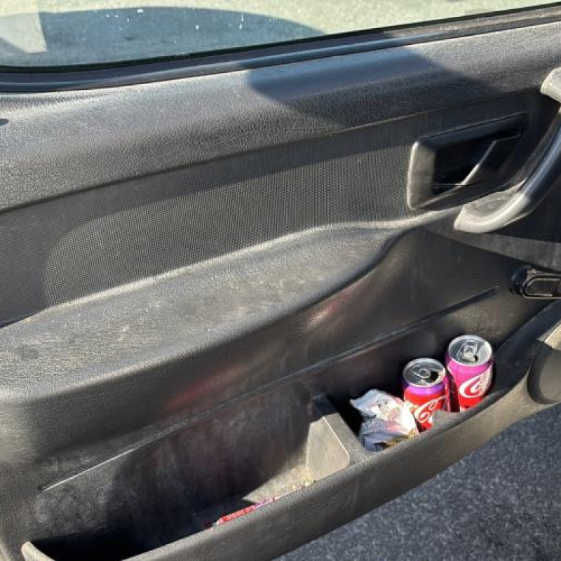 Vitre avant gauche PEUGEOT PARTNER 1 Photo n°13