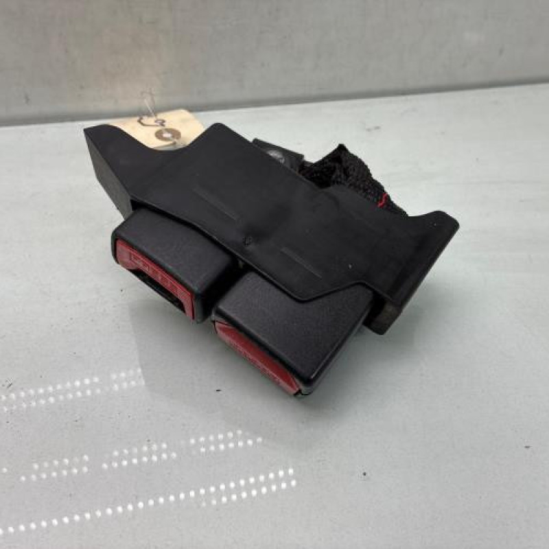 Attache ceinture arriere droit RENAULT CLIO 3 Photo n°2