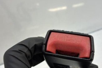 Attache ceinture avant droit NISSAN JUKE 1