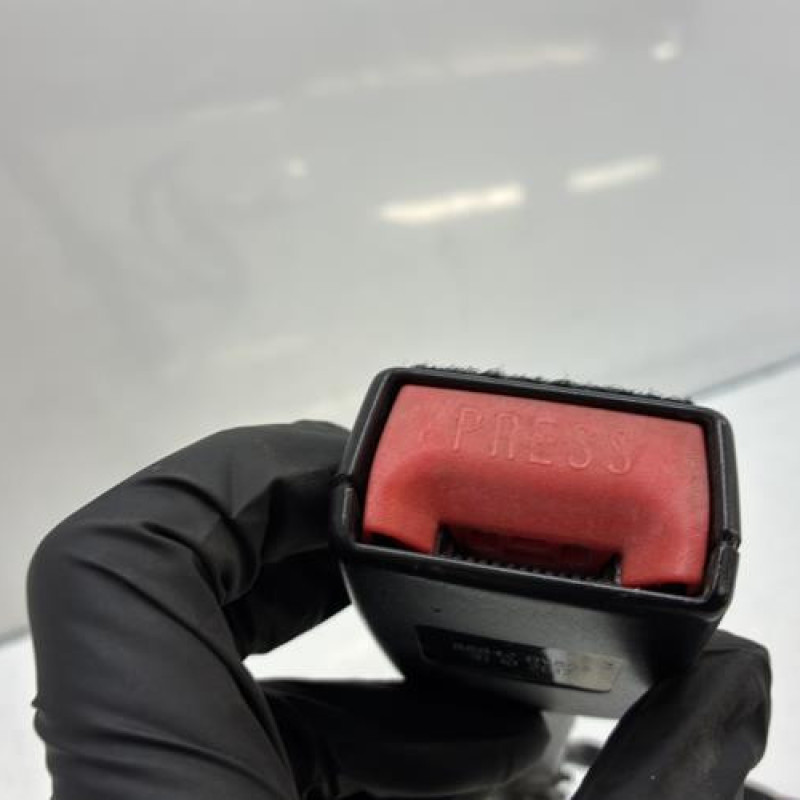 Attache ceinture avant droit NISSAN JUKE 1 Photo n°4