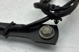 Attache ceinture avant gauche NISSAN JUKE 1