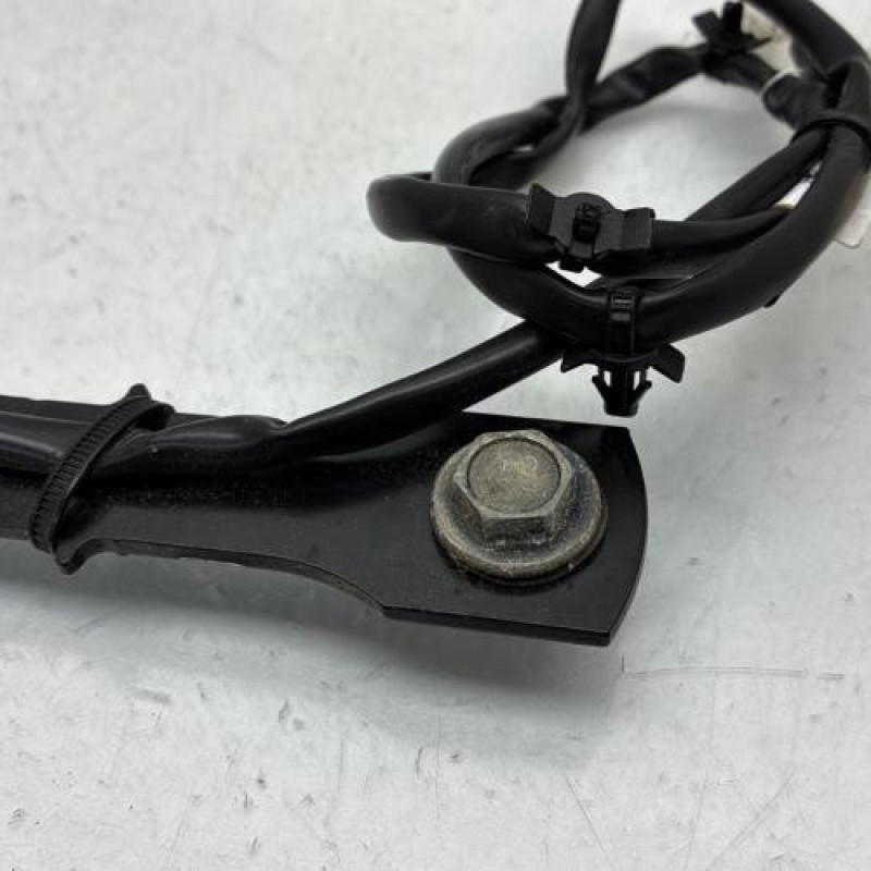 Attache ceinture avant gauche NISSAN JUKE 1 Photo n°2