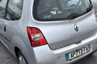 Attache ceinture arriere droit RENAULT TWINGO 2