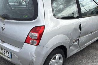Attache ceinture arriere gauche RENAULT TWINGO 2