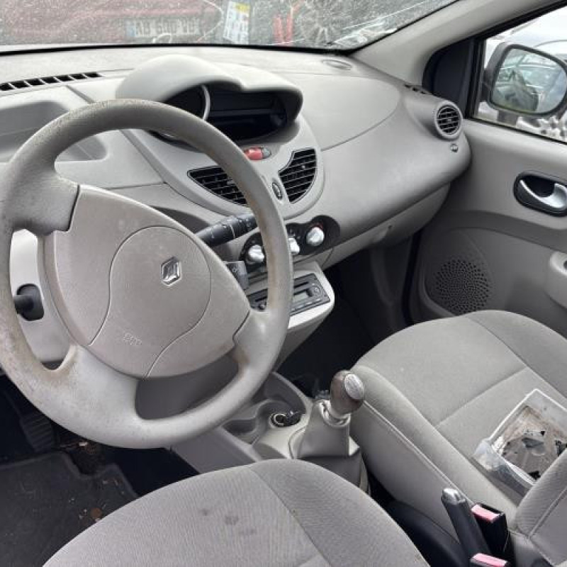 Attache ceinture arriere gauche RENAULT TWINGO 2 Photo n°16