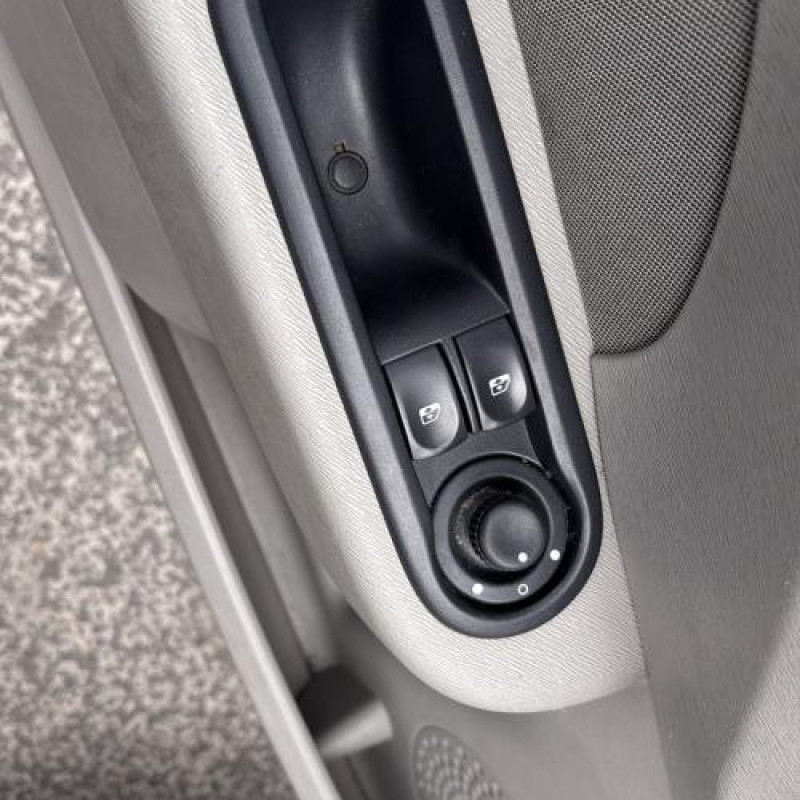 Boitier air bag RENAULT TWINGO 2 Photo n°15