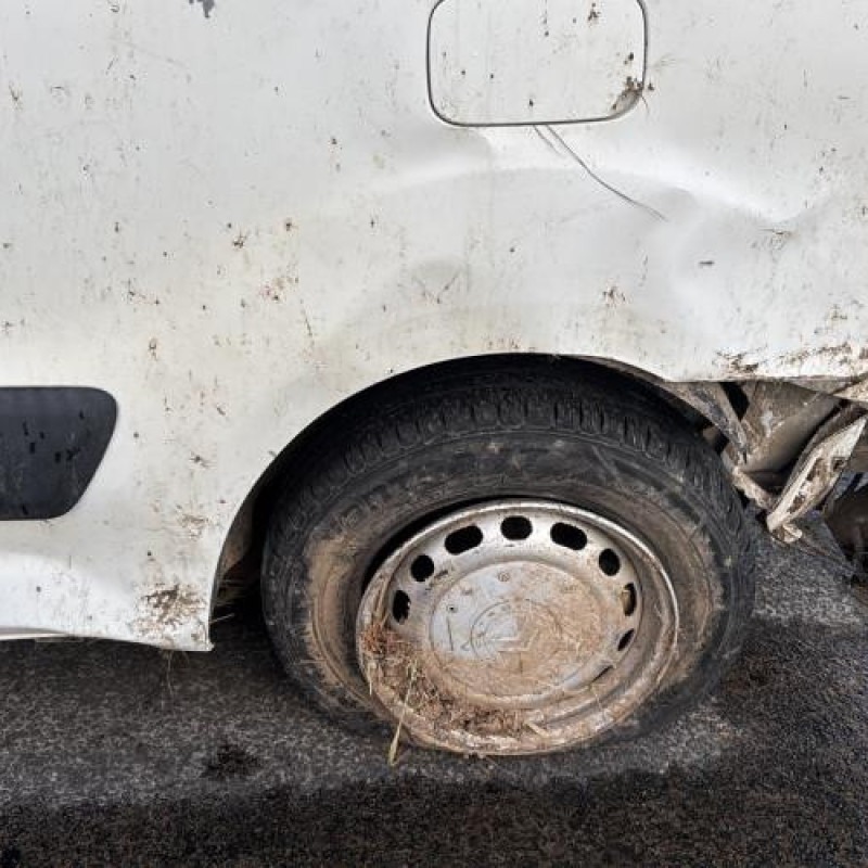 Attache ceinture avant gauche CITROEN BERLINGO 2 Photo n°15