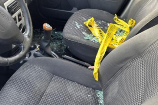 Arret de porte avant droit DACIA LOGAN 1