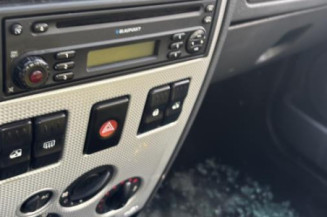 Arret de porte avant droit DACIA LOGAN 1