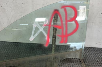 Vitre avant gauche DACIA SANDERO 2 Photo n°1