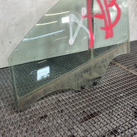 Vitre avant gauche DACIA SANDERO 2