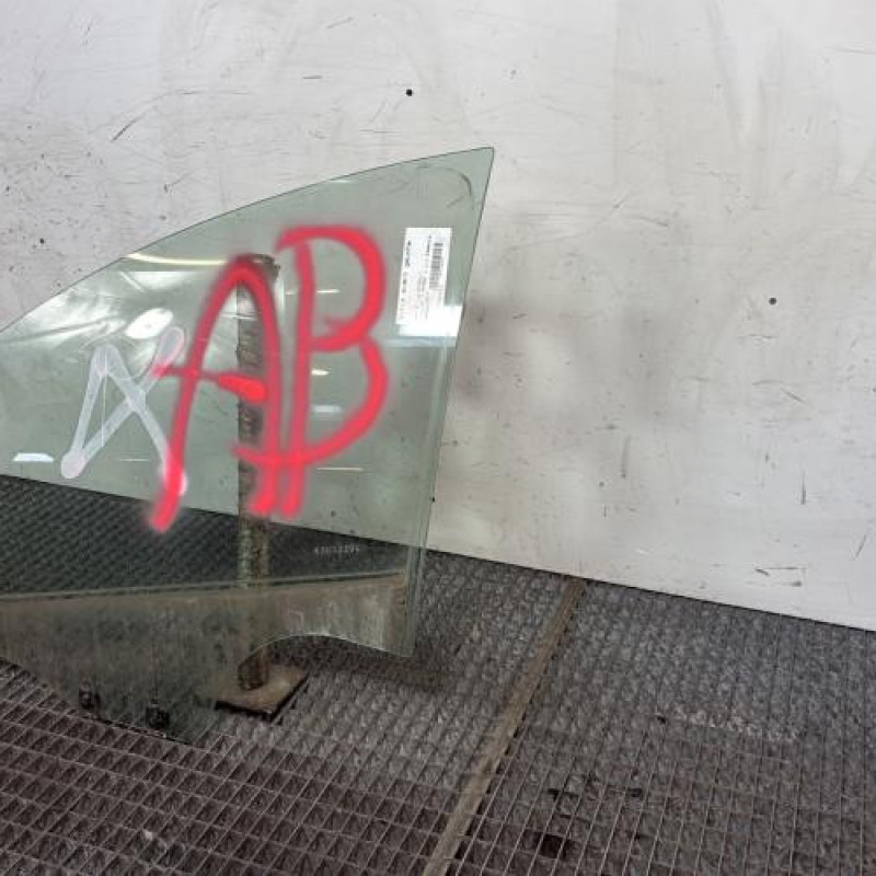 Vitre avant gauche DACIA SANDERO 2 Photo n°3